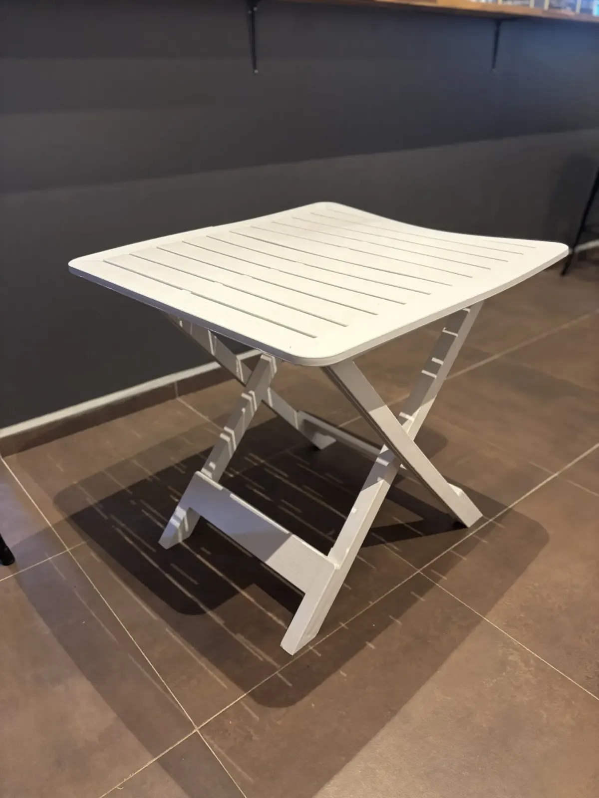 Table – Photo 1