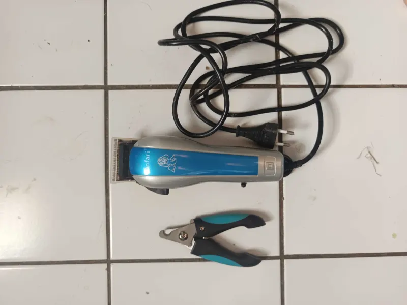 Tondeuse de toilettage + coupe-ongle pour chien – Photo 1