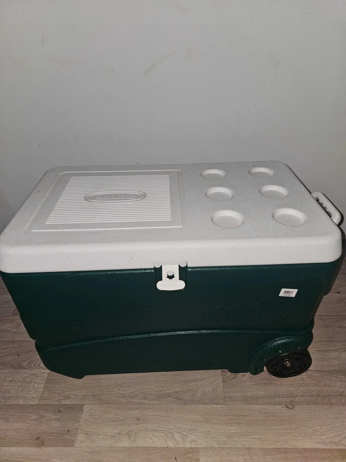 Glacière 84 litres a roulettes – Photo 1