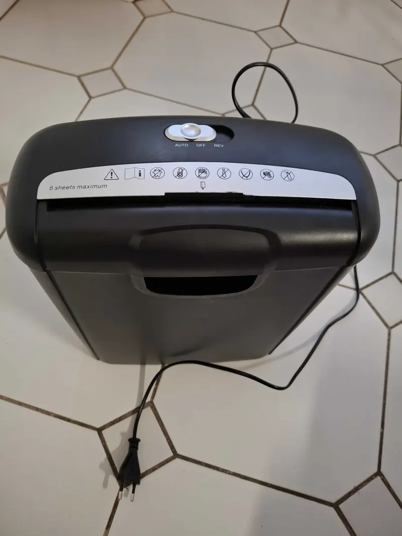 Destructeur de Documents – Photo 1