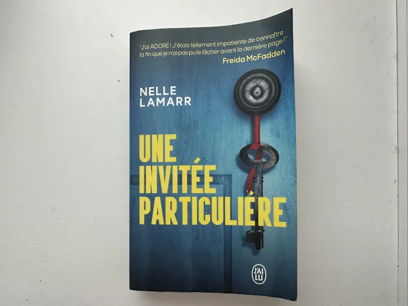 Livre « Une invitée particulière » Nelle Lamarr – Photo 1