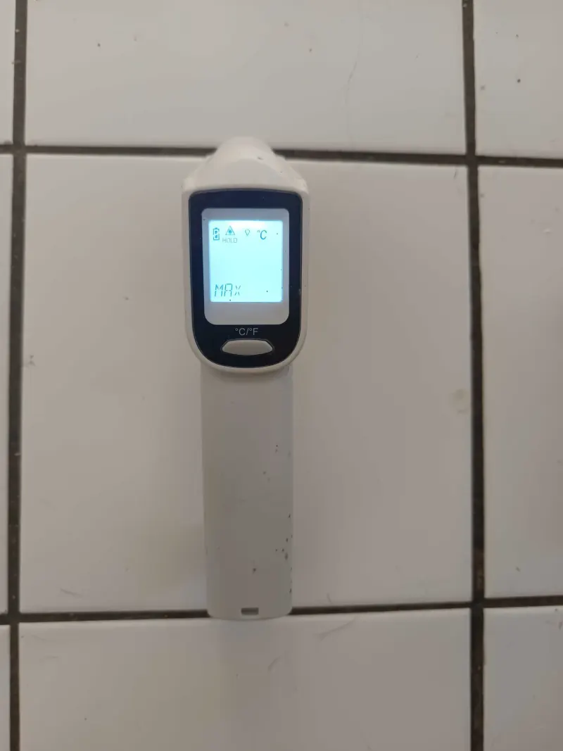 Thermomètre laser de chantier – Photo 1