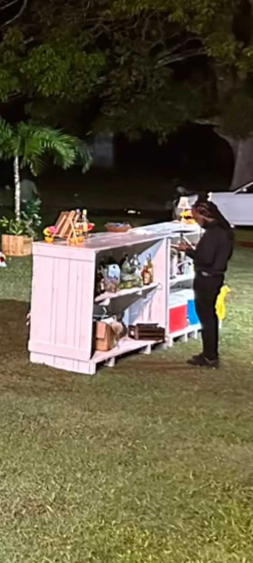 Bar événementiel en bois blanc – style authentique – Photo 1