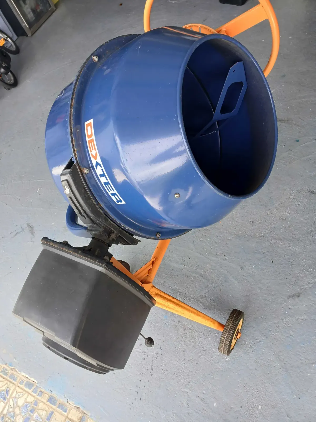 Bétonnière 130L électrique – Photo 1