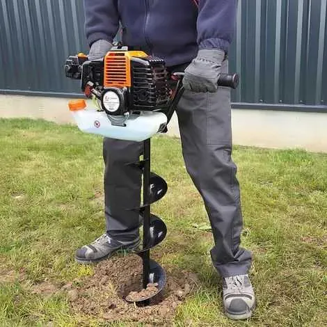 Tarière thermique avec mèche de 100, 150 et 200mm de diamètre – Photo 1