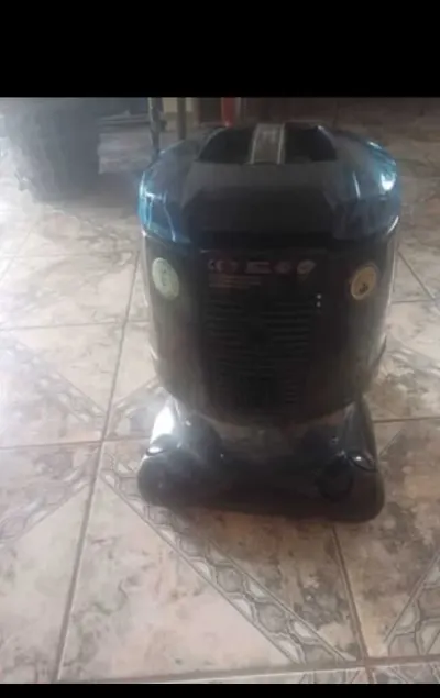 Aspirateur de marque hyla tout neuf pays martinique contact ***-***-****