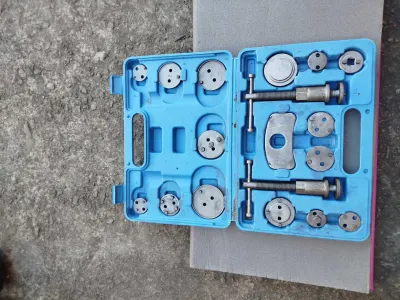 Écarteur de piston d'etrier