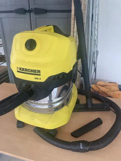 Aspirateur Karcher WD4